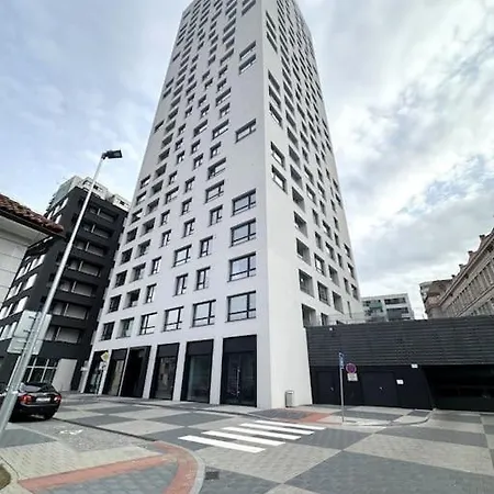 New Near Tipos Arena, Free Parking, Danubius One Building アパート *