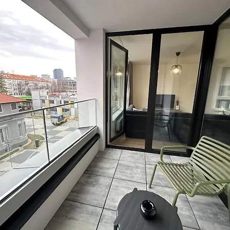 New Near Tipos Arena, Free Parking, Danubius One Building Apartament *