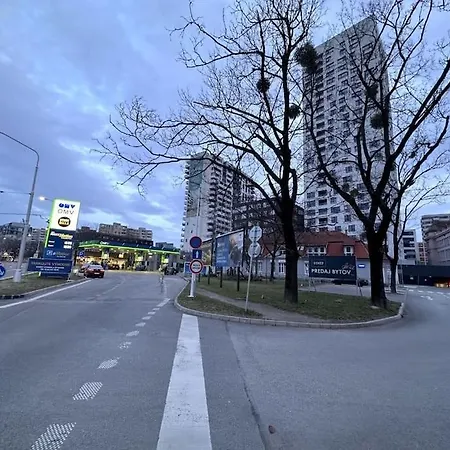 New Near Tipos Arena, Free Parking, Danubius One Building * ブラチスラヴァ