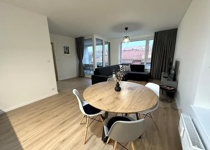 Apartmán New Near Tipos Arena, Free Parking, Danubius One Building