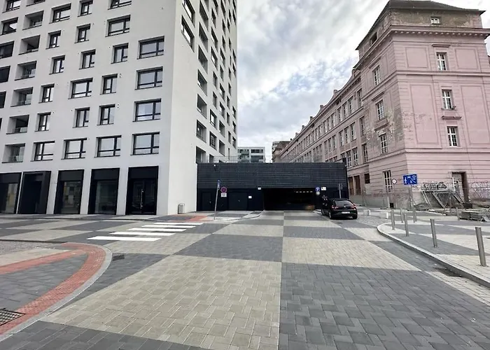 New Near Tipos Arena, Free Parking, Danubius One Building *