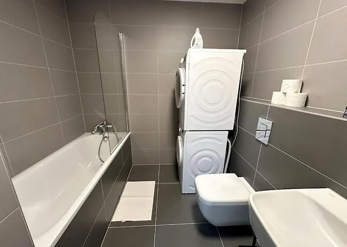 New Near Tipos Arena, Free Parking, Danubius One Building 布拉迪斯拉发