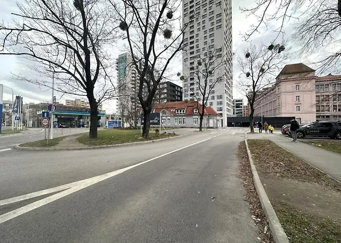 New Near Tipos Arena, Free Parking, Danubius One Building 布拉迪斯拉发