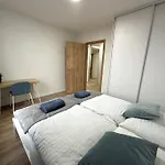Apartmán New Near Tipos Arena, Free Parking, Danubius One Building