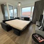 New Near Tipos Arena, Free Parking, Danubius One Building *