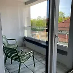 Apartmán New Near Tipos Arena, Free Parking, Danubius One Building *