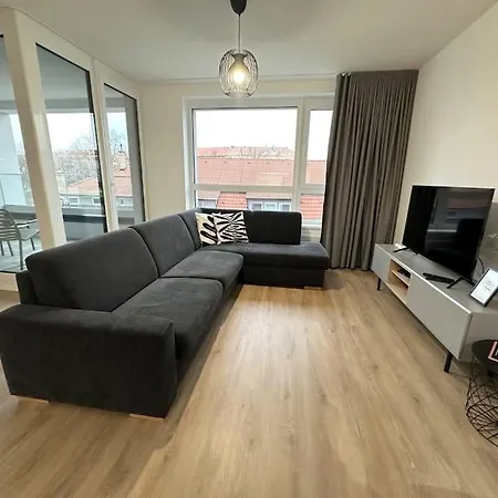 New Near Tipos Arena, Free Parking, Danubius One Building *