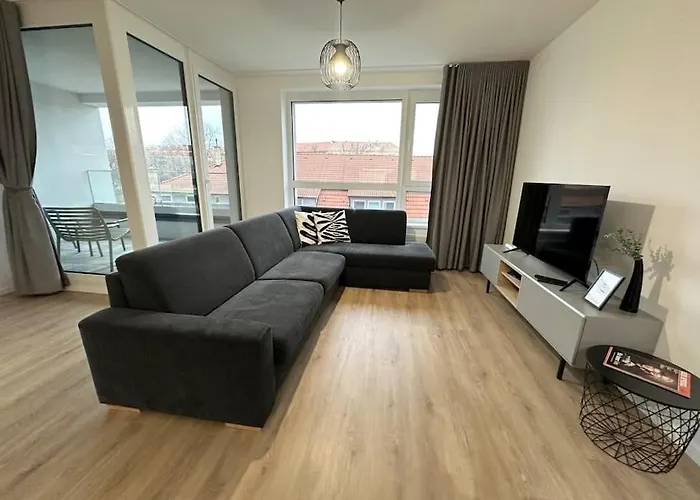 New Near Tipos Arena, Free Parking, Danubius One Building *